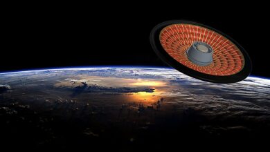 إذا كان البشر سيهبطون يومًا ما بأمان على المريخ ، فسيتعين على المهندسين اختراع مركبة فضائية يمكنها أن تبطئ بما يكفي للبقاء على قيد الحياة عند دخول الغلاف الجوي.  قد يكون لدى ناسا حل للمشكلة في شكل درع حراري كبير يشبه الصحن الطائر (في الصورة) يسمى LOFTID ، والذي تم إطلاقه إلى مدار أرضي منخفض صباح يوم الخميس